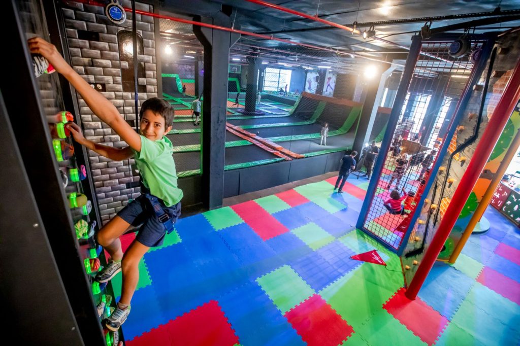 Climbing can be about more than exercise. Whether a climbing gym or a university climbing wall, use these 6 tips on how to build a community at your wall.